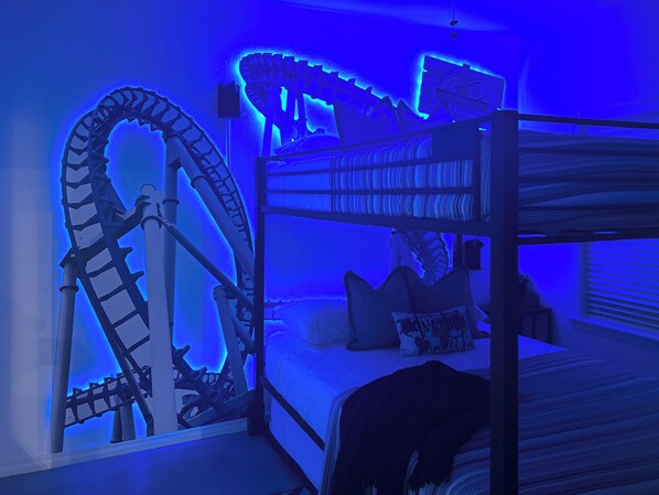 2 habitaciones, tabla de planchar con plancha, cuna de viaje y wifi