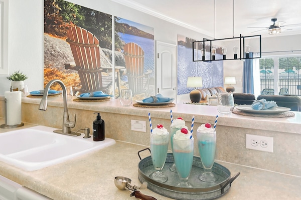 A fully equipped kitchen...