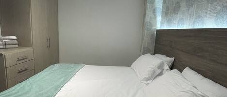 Luxury Apartment | Free WiFi, bed sheets