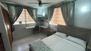 3 Schlafzimmer, Schreibtisch, BĂŒgeleisen/BĂŒgelbrett, WLAN