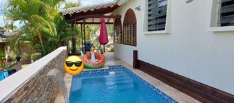 Charming 3-bedroom house with private pool!