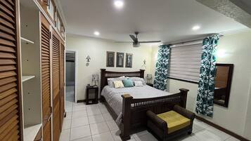 3 soverom, skrivebord, strykejern/-brett og wi-fi