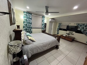 3 bedrooms, desk, iron/ironing board, WiFi