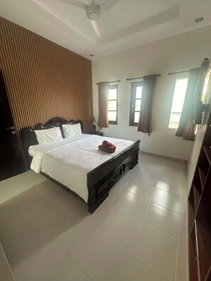 3 bedrooms, WiFi, bed sheets