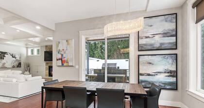 Luxury Lake Waterfront Friendly Retreat
