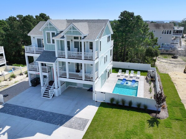 المنشأة من الخارج