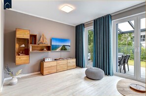 Fernseher, Stereoanlage