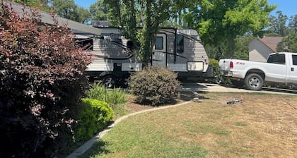 Horses and 4x4s you are set! With AC/Heat, WiFi power, water, septic!