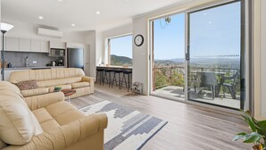 Living area - MONA Vista, overlooking Museum of Old and New Art (MONA) & the River Derwent. (Rosetta)