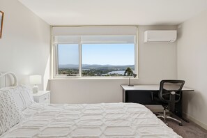3 bedrooms, desk, iron/ironing board, WiFi - MONA Vista, overlooking Museum of Old and New Art (MONA) & the River Derwent. (Rosetta)