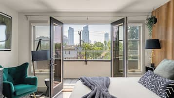 4 habitaciones, caja de seguridad en la habitación y escritorio