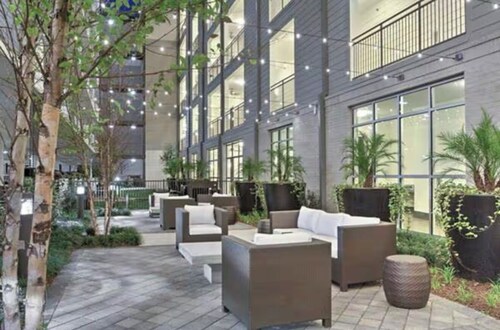 Downtown Houston With Free Parking