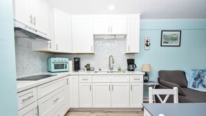 Coffee/tea maker, fridge, microwave, oven - Mermaid Shores | Walk to Dock Street (Cedar Key)