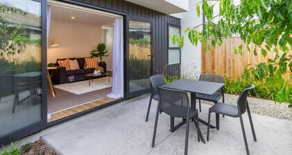 Beautiful home Near CBD Pet Friendly with Carpark