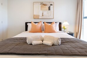 2 bedrooms, desk, iron/ironing board, free WiFi