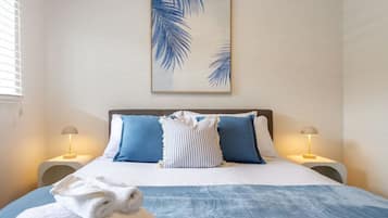 3 chambres, fer et planche à repasser, Wi-Fi gratuit, draps fournis
