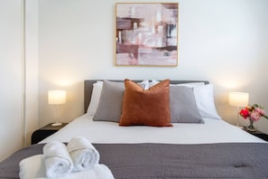 3 bedrooms, iron/ironing board, free WiFi, bed sheets