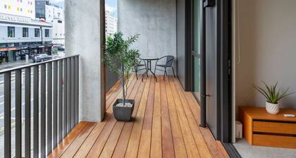 Single Level Retreat 1 bed 1 bath with Balcony