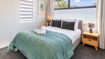 2 bedrooms, iron/ironing board, free WiFi, bed sheets