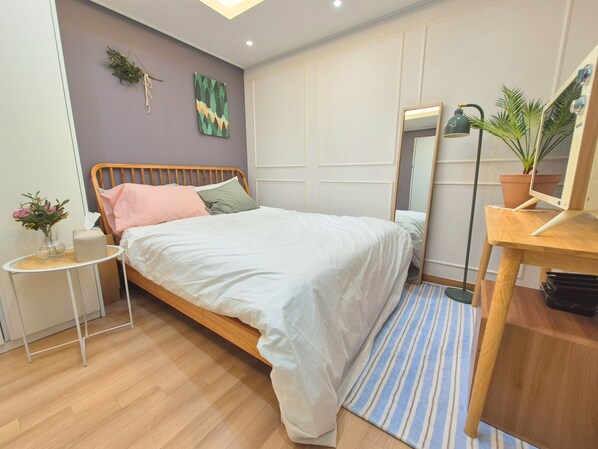 2 bedrooms, iron/ironing board, WiFi, bed sheets