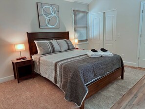 1 室のベッドルーム、デスク、アイロン / アイロン台、WiFi