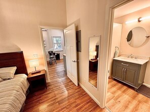 1 bedroom, desk, iron/ironing board, WiFi