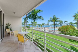 Outdoor dining - St. Pete Isla Bahia Vista 12-245: 2BD/2BA (Isla Del Sol)