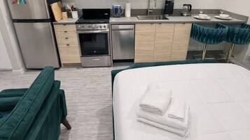1 bedroom, iron/ironing board, WiFi