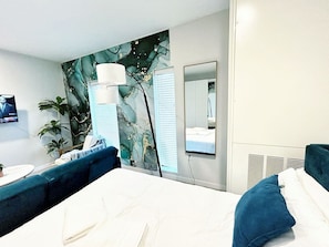1 bedroom, WiFi, bed sheets