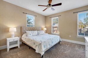 3 Schlafzimmer, Schreibtisch, Bügeleisen/Bügelbrett, kostenloses WLAN