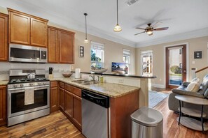 Fridge, microwave, oven, stovetop - Midtown Home, Pets Welcome! (Tallahassee)