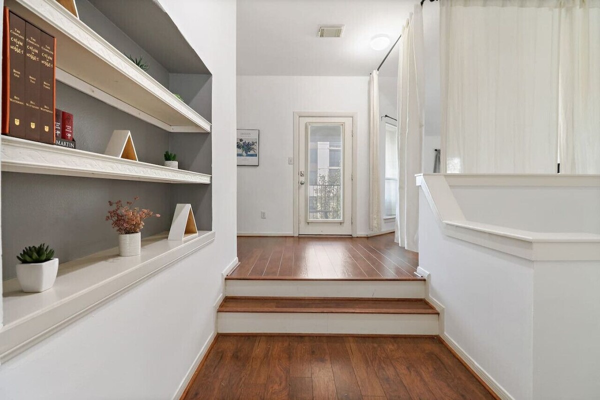 Photo 18 of Relax & Unwind: Cozy Fall Home in The Heights