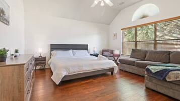 2 bedrooms, desk, iron/ironing board, travel crib