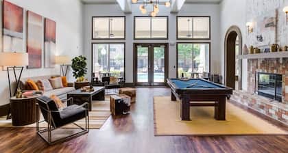 Clear Lake Stay w/ Pool View: Family Friendly
