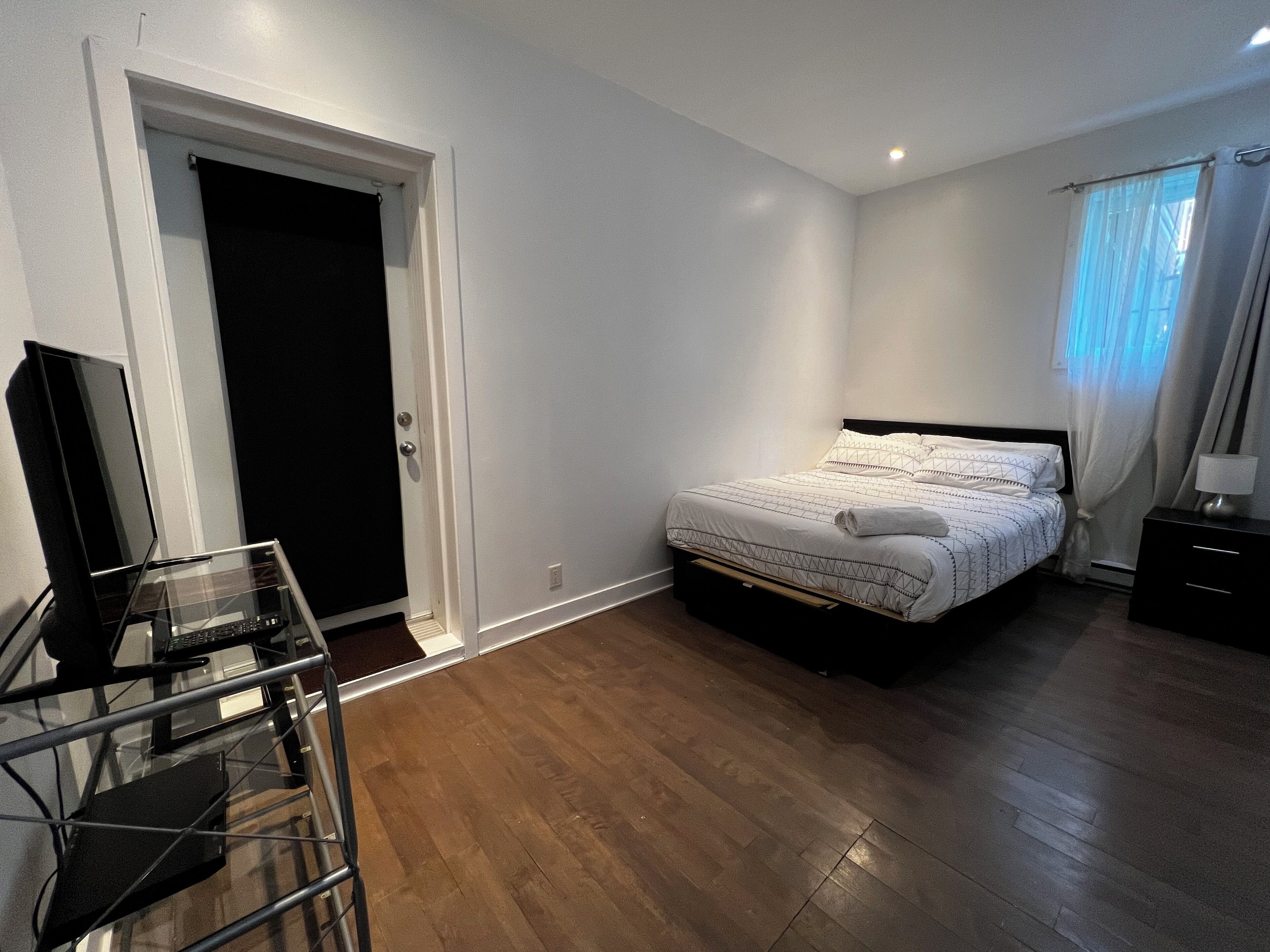 1 chambre, fer et planche à repasser, Wi-Fi, draps fournis