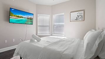 2 bedrooms, desk, iron/ironing board, WiFi