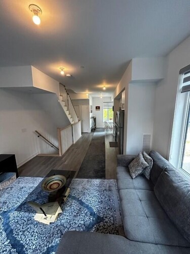 Spacious 4-bedroom house in Toronto - 15 minutes from downtown