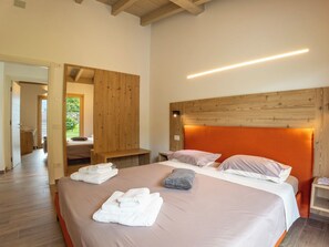 3 عدّة غرف نوم وخدمة الإنترنت