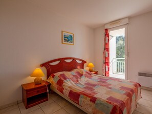 2 bedrooms, Internet - Les Calanques du Parc by Interhome (Saint Aygulf)