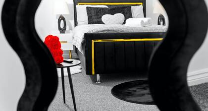 House - Sleeps 6, Garden & Free Parking