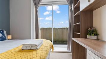 2 habitaciones, tabla de planchar con plancha, wifi y ropa de cama