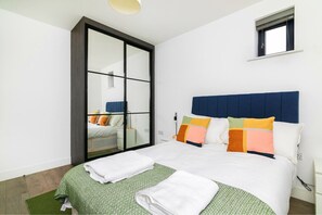 3 chambres, bureau, fer et planche à repasser, Wi-Fi gratuit