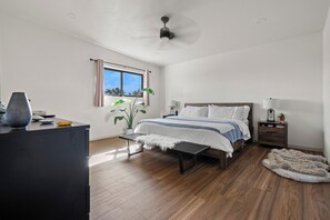 4 室のベッドルーム、WiFi、ベッドシーツ