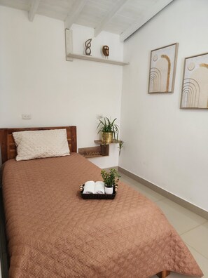 6 bedrooms, desk, iron/ironing board, WiFi (free) - Classic Spacious Home, near Plaza Mayor and Laureles area.
Pet-Friendly. (Medellín)