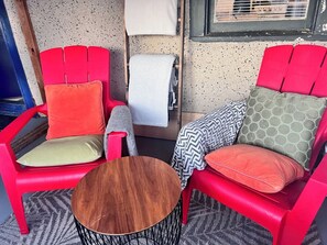 Property grounds - "COZY" 1BR and 1 BATH Suite in Bankview (Calgary)