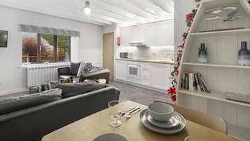 Smart TV, books, stereo