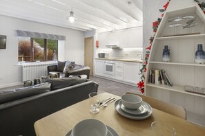 Smart TV, books, stereo