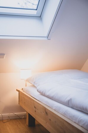 2 dormitoris, planxa i posts de planxar, wifi i roba de llit