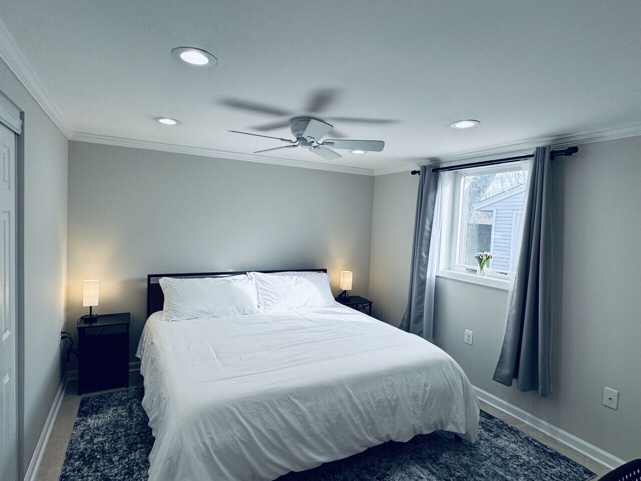 2 bedrooms, desk, iron/ironing board, travel crib