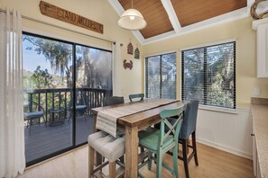 Dining - Located in Sea Palms with beautiful Marsh views! (St. Simons Island)